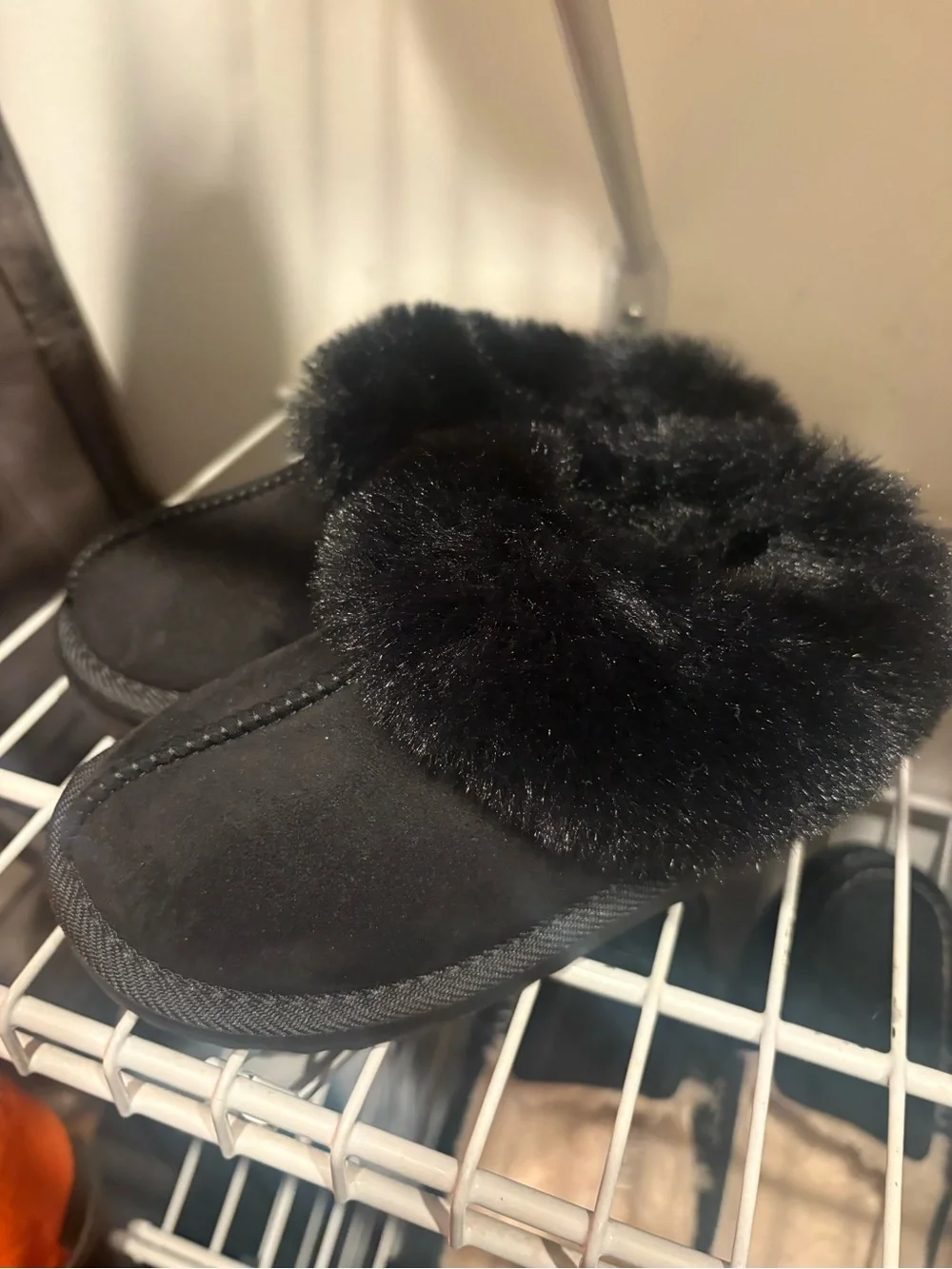 Girls Cozy Black Faux Fur Slide Slides